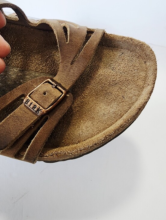 birkenstock granada tobacco Soft Footbed Oiled Leather, / 37 / Regular The soft footbed is created by a foam layer that is inserted between the cork layer and the suede liner of the original Birkenstock footbed Birkenstock Women's Granada Birkibuc Sandal